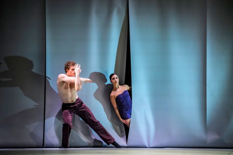 Sleepless aus dem Ballettabend Relations | © Bettina Stoess